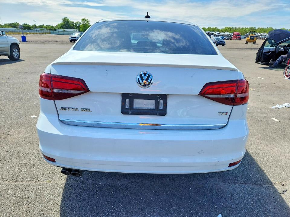 Photo 6 from auction – 2018 VOLKSWAGEN JETTA with VIN 3VWL17AJ2JM207303
