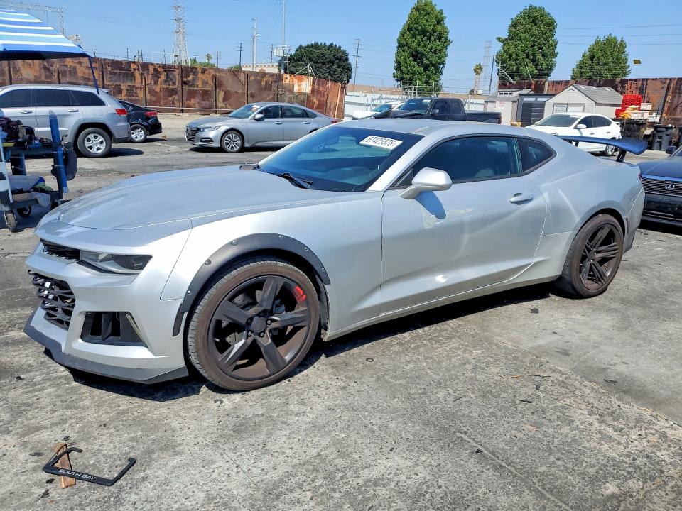 CHEVROLET CAMARO 2017 with VIN 1G1FB1RX5H0148420 - Photo from auction