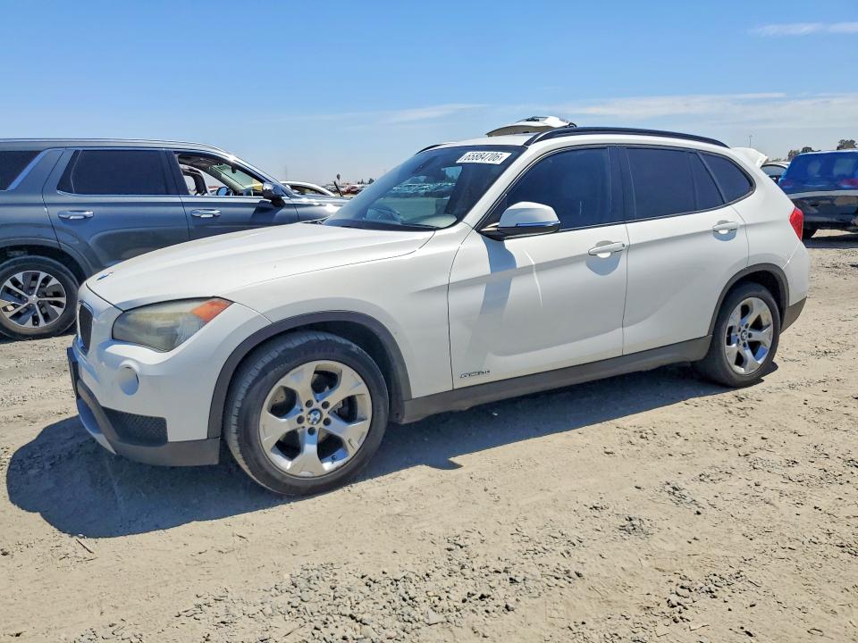 BMW X1 2014 مع رقم تعريف المركبة WBAVM1C50EVW52163 - صورة من المزاد