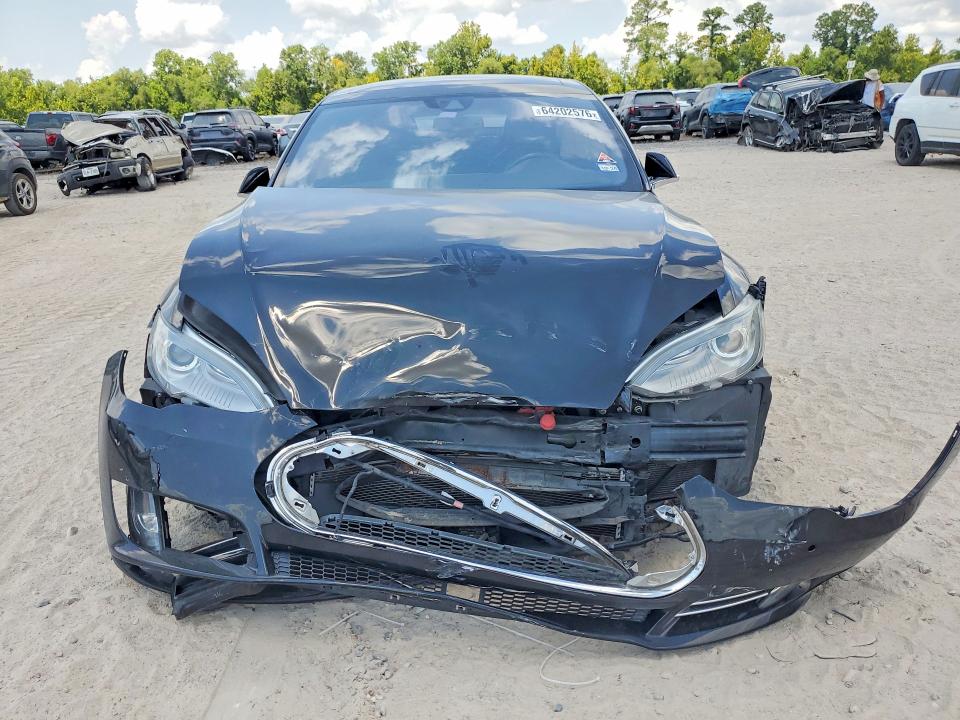 Photo 5 from auction – 2015 TESLA MODEL S with VIN 5YJSA1H22FF100399