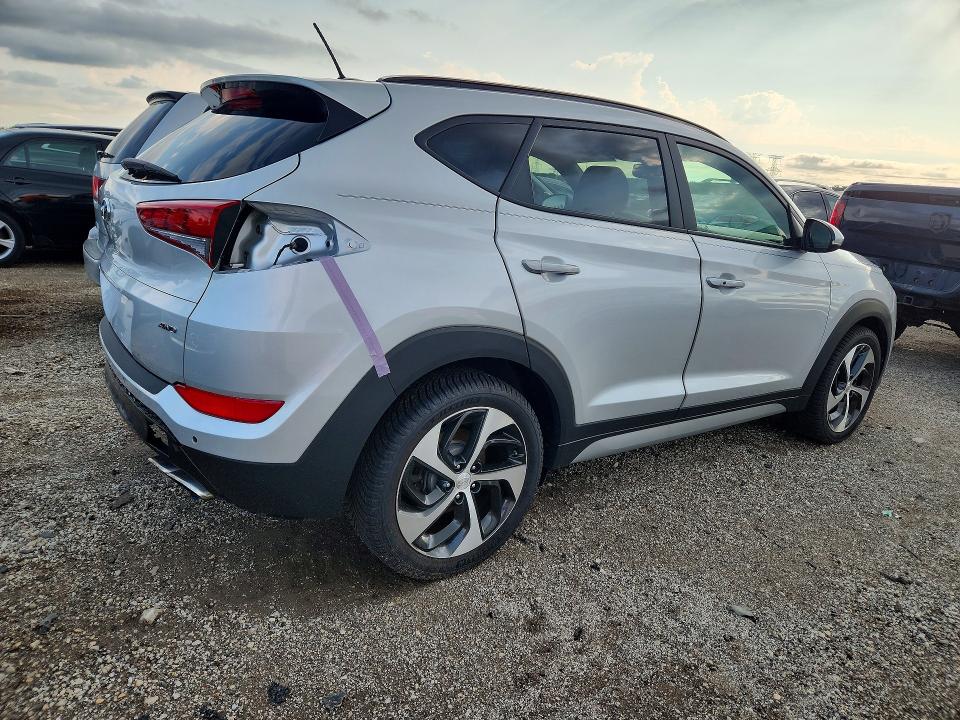 Photo 3 from auction – 2017 HYUNDAI TUCSON with VIN KM8J3CA21HU572000