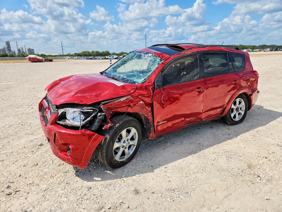 TOYOTA RAV4 2010 with VIN JTMYK4DV8AD003877 - Photo from auction