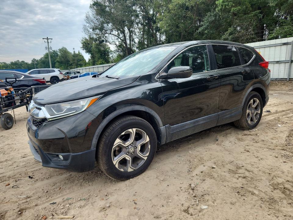 HONDA CR-V 2018 with VIN 7FARW2H88JE009791 - Photo from auction