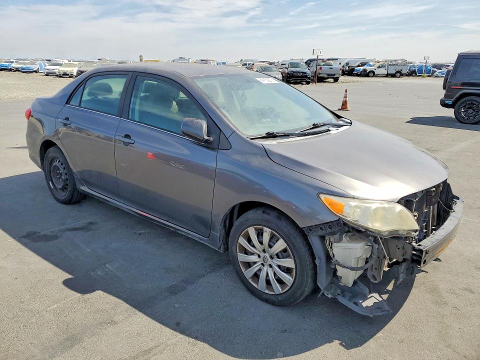 Zdjęcie 4 z aukcji – 2013 TOYOTA COROLLA z VIN 5YFBU4EE0DP109143