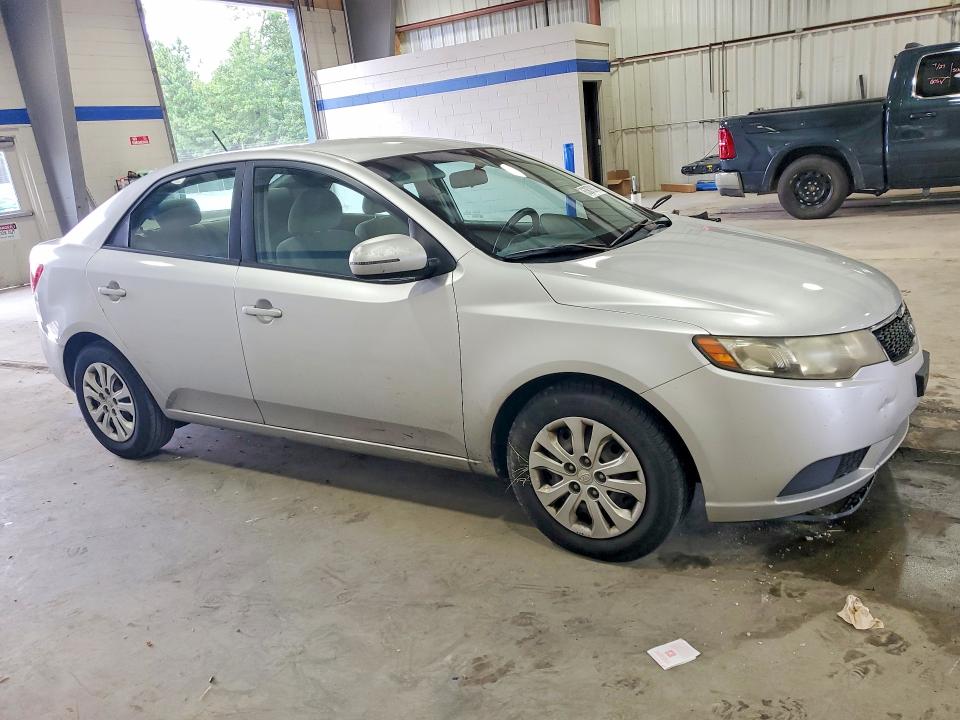 Photo 4 from auction – 2012 KIA FORTE with VIN KNAFU4A28C5572024
