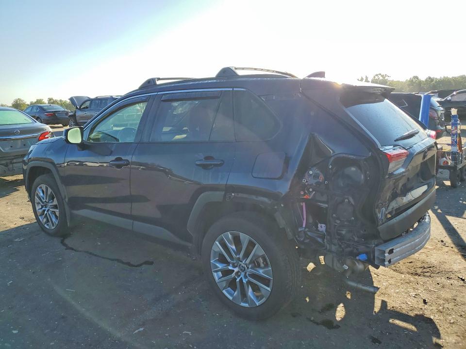 Photo 2 from auction – 2022 TOYOTA RAV4 with VIN JTMA1RFV6ND086262
