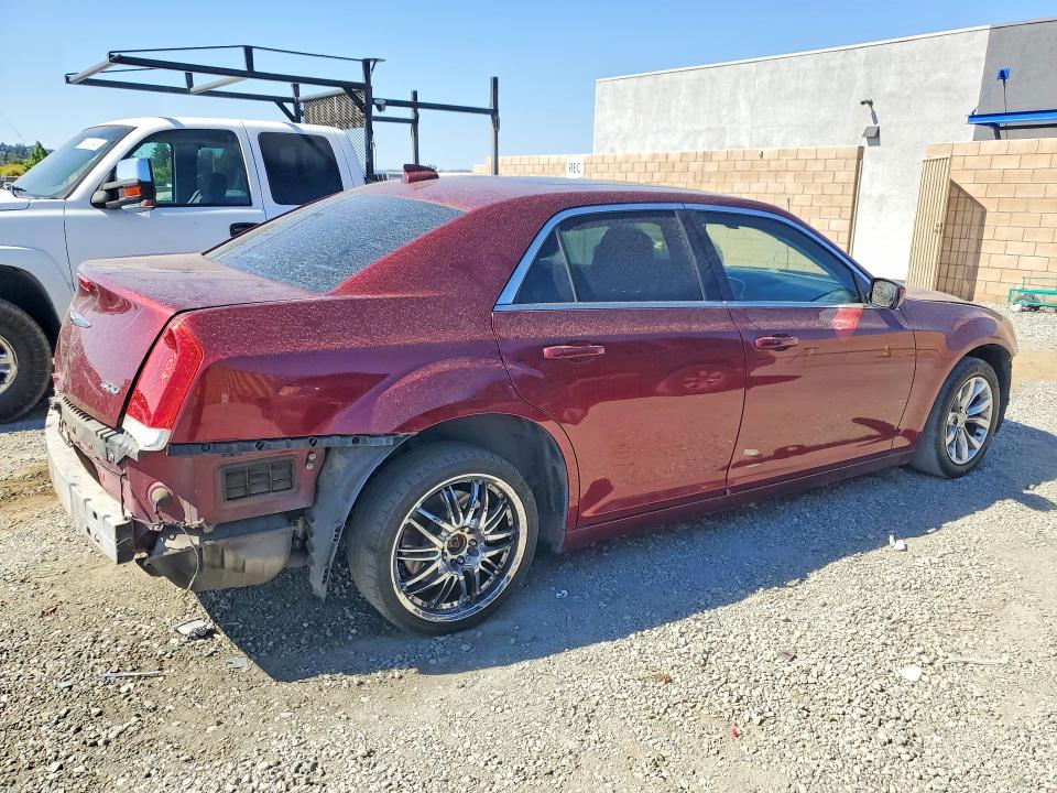 Photo 3 from auction – 2016 CHRYSLER 300 with VIN 2C3CCAAG2GH230302