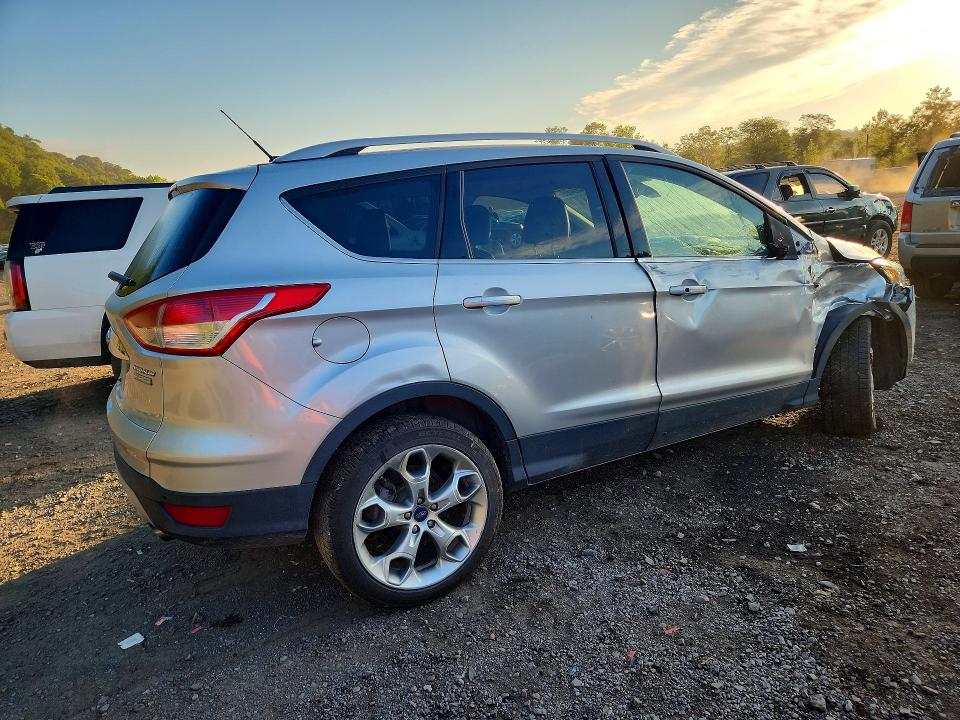 Photo 3 from auction – 2015 FORD ESCAPE with VIN 1FMCU0JX4FUB55113