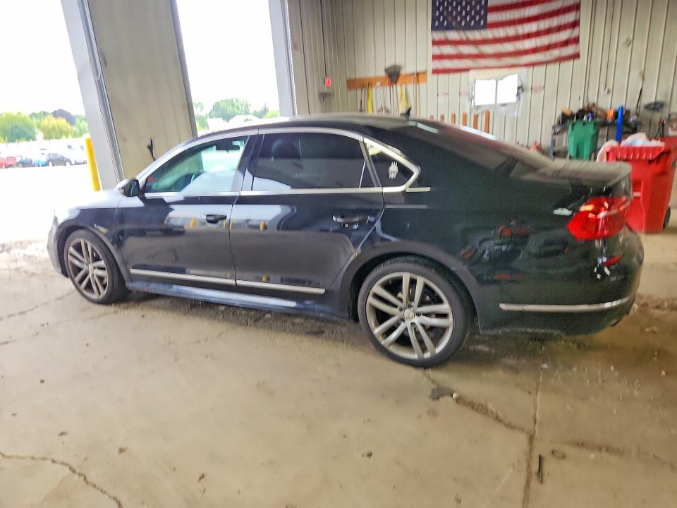 Photo 2 from auction – 2016 VOLKSWAGEN PASSAT with VIN 1VWAT7A34GC062519