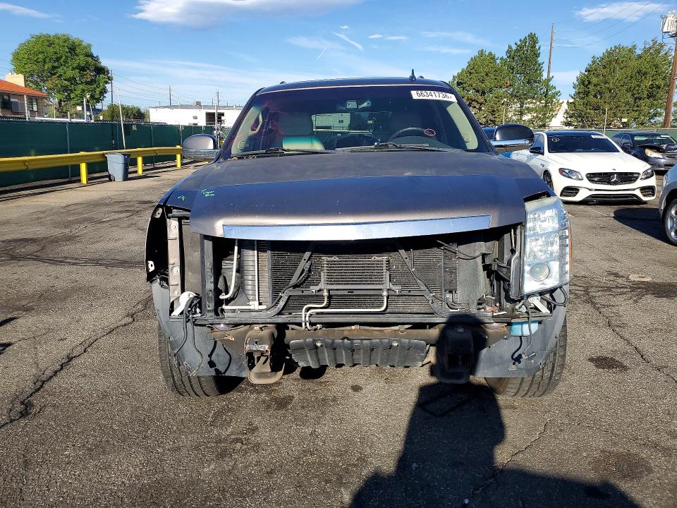 Photo 5 from auction – 2012 CADILLAC ESCALADE with VIN 1GYS4BEF4CR145803
