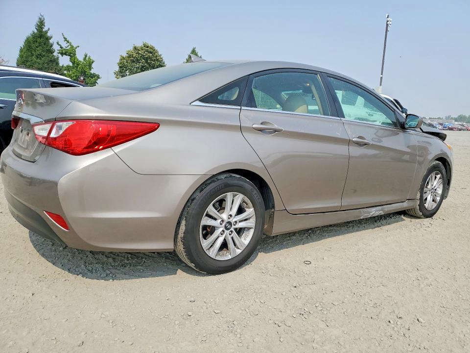 Photo 3 from auction – 2014 HYUNDAI SONATA with VIN 5NPEB4AC4EH902614
