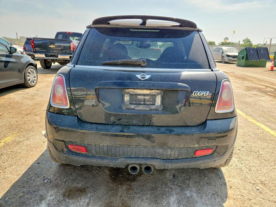 Photo 6 from auction – 2010 MINI COOPER with VIN WMWMF7C5XATZ69351