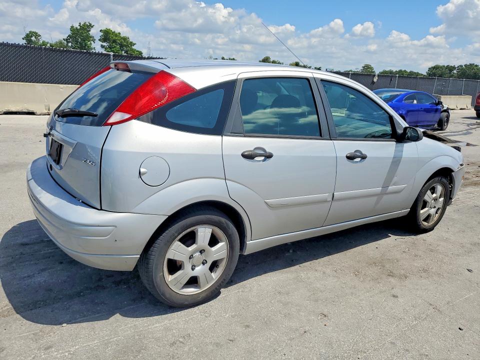 Снимка 3 от търг – 2005 FORD FOCUS с VIN 3FAFP37N75R110727