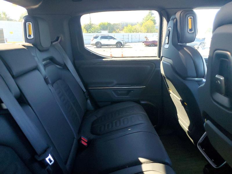 Photo 10 from auction – 2025 RIVIAN R1T with VIN 7FCTGBAA2SN036560