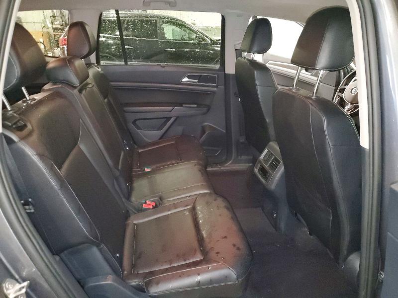 Photo 11 from auction – 2018 VOLKSWAGEN ATLAS with VIN 1V2LR2CA5JC539375
