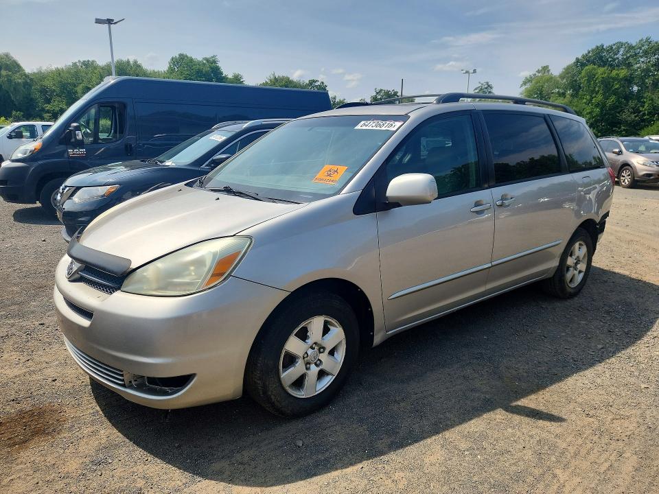 TOYOTA SIENNA 2004 with VIN 5TDZA22C64S093939 - Photo from auction