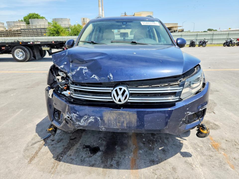 Снимка 5 от търг – 2016 VOLKSWAGEN TIGUAN с VIN WVGBV7AX2GW528687