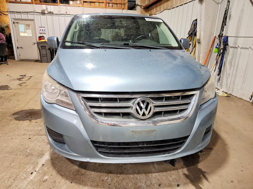 Photo 5 from auction – 2010 VOLKSWAGEN ROUTAN with VIN 2V4RW3D18AR236967