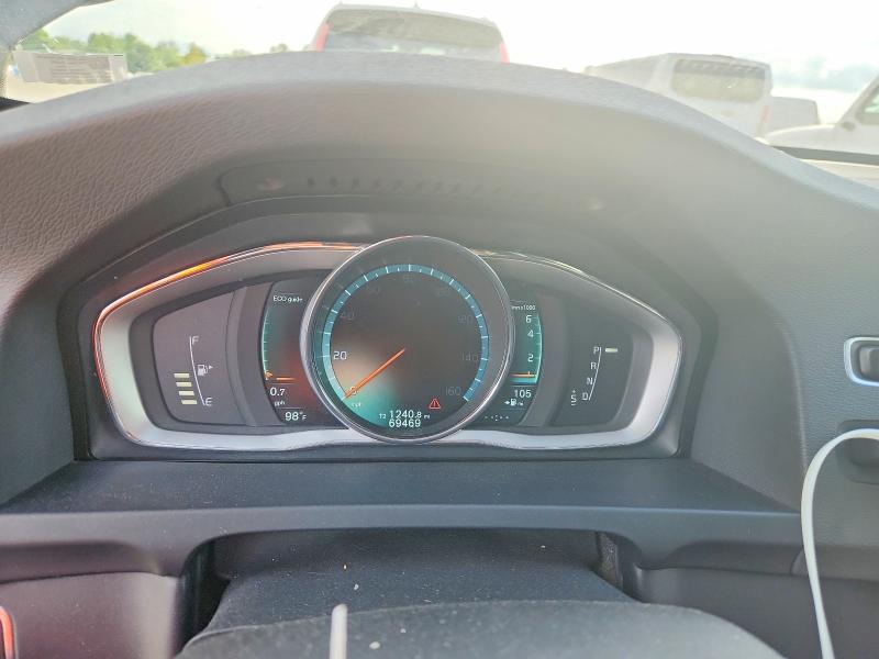 Photo 9 from auction – 2015 VOLVO V60 with VIN YV140MEKXF1243735