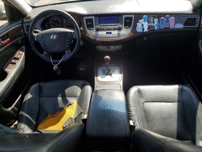 Photo 8 from auction – 2010 HYUNDAI GENESIS with VIN KMHGC4DE3AU106077