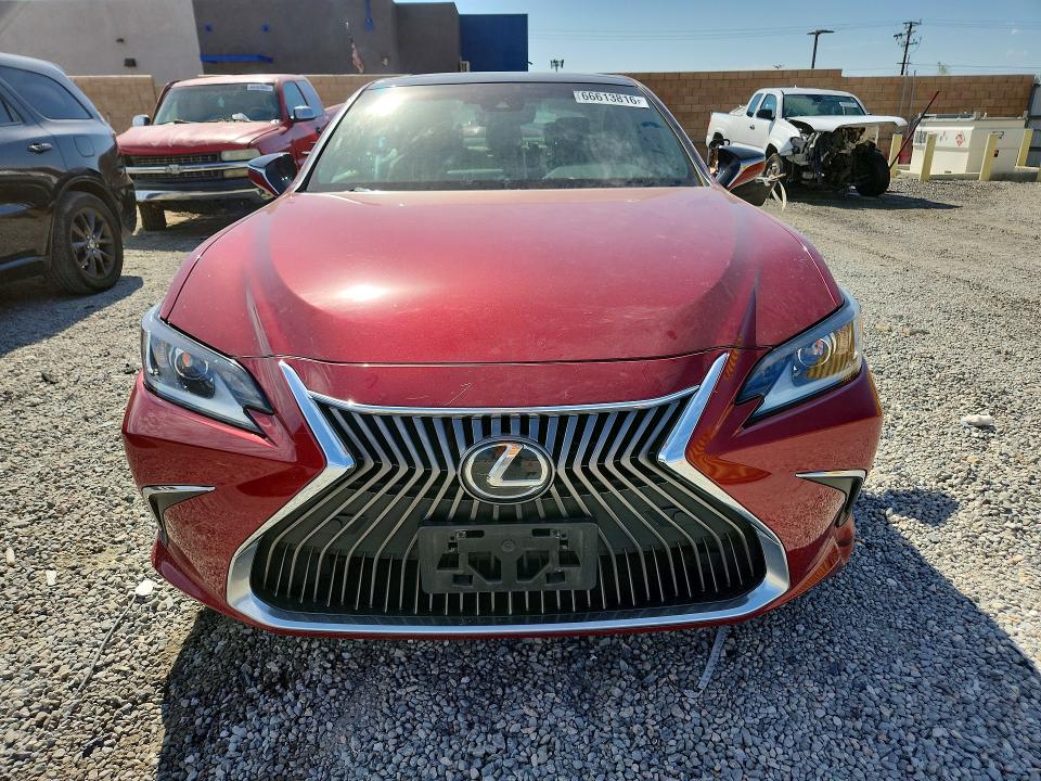 Фото 5 с аукциона – 2019 LEXUS ES с VIN 58ABZ1B17KU012088