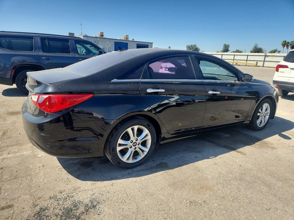 Photo 3 from auction – 2011 HYUNDAI SONATA with VIN 5NPEC4AC0BH238708