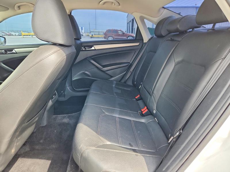 Photo 10 from auction – 2015 VOLKSWAGEN PASSAT with VIN 1VWBV7A30FC051126