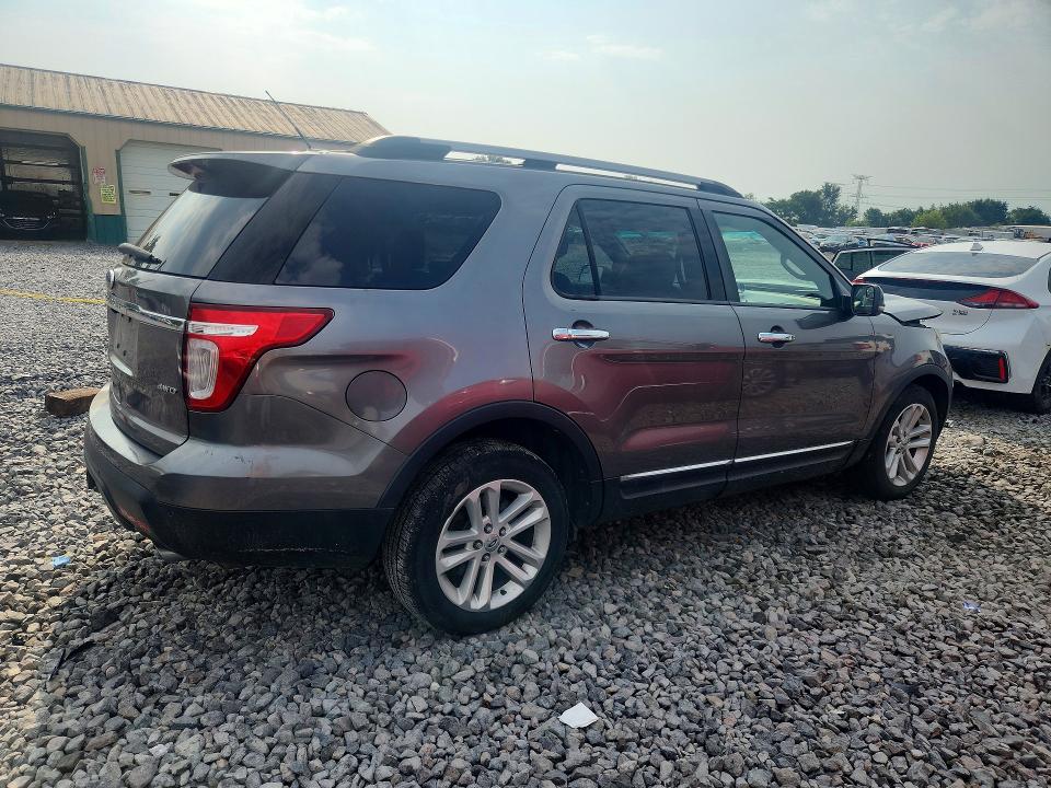 Photo 3 from auction – 2011 FORD EXPLORER with VIN 1FMHK8D84BGA73728