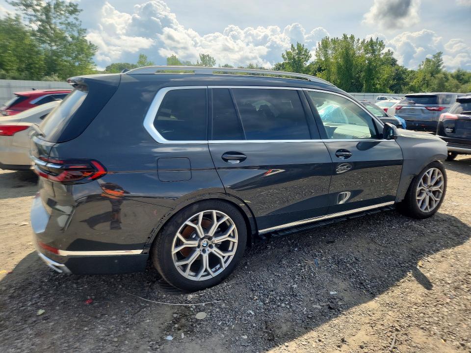 Photo 3 from auction – 2026 BMW X7 with VIN 5UX23EM01T9039363