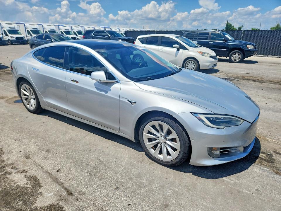 Photo 4 from auction – 2016 TESLA MODEL S with VIN 5YJSA1E23GF167843