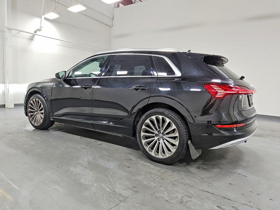 Photo 2 from auction – 2019 AUDI E-TRON with VIN WA1VABGEXKB017048