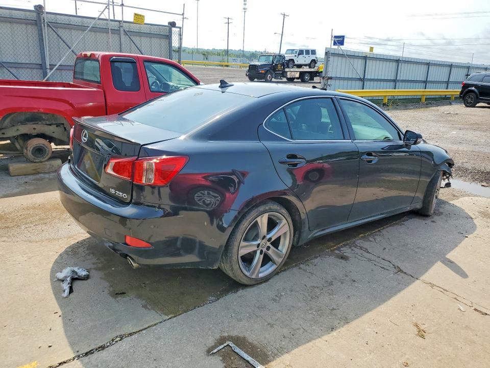 Photo 3 from auction – 2013 LEXUS IS with VIN JTHBF5C26D5191237