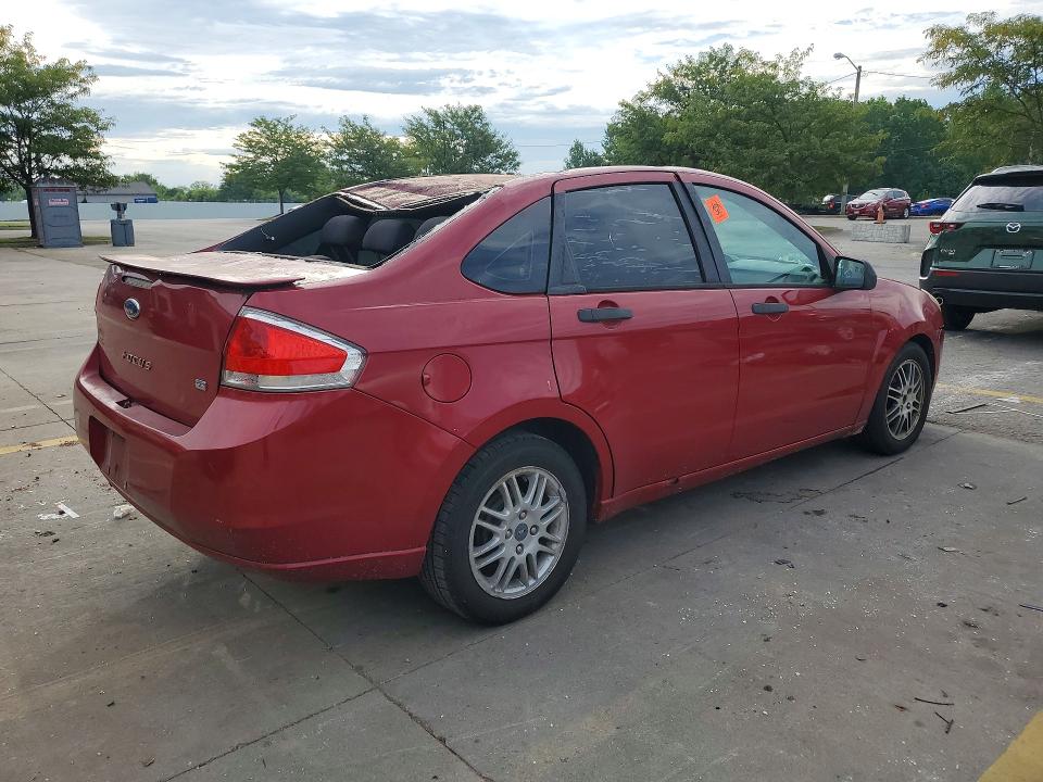 Photo 3 from auction – 2011 FORD FOCUS with VIN 1FAHP3FN8BW162712