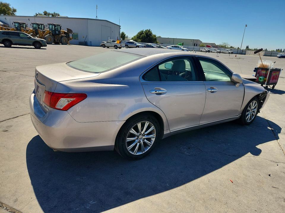 Снимка 3 от търг – 2007 LEXUS ES с VIN JTHBJ46GX72048734