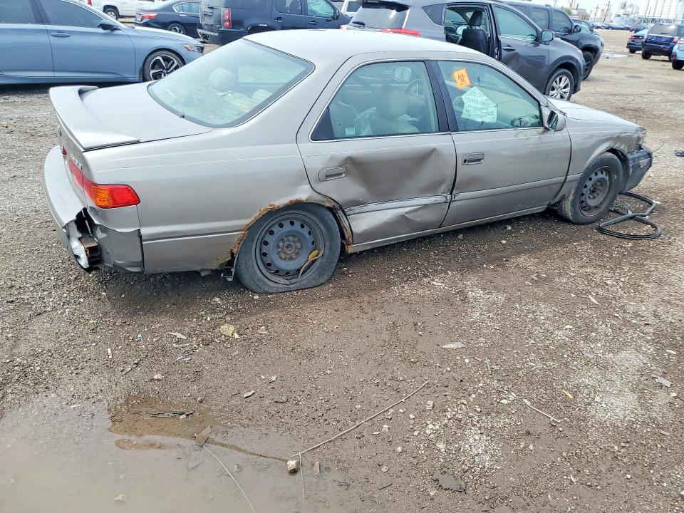 Photo 3 from auction – 2001 TOYOTA CAMRY with VIN 4T1BG22KX1U099141