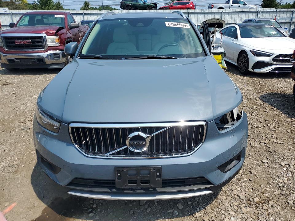 Zdjęcie 5 z aukcji – 2022 VOLVO XC40 z VIN YV4162UL3N2714345