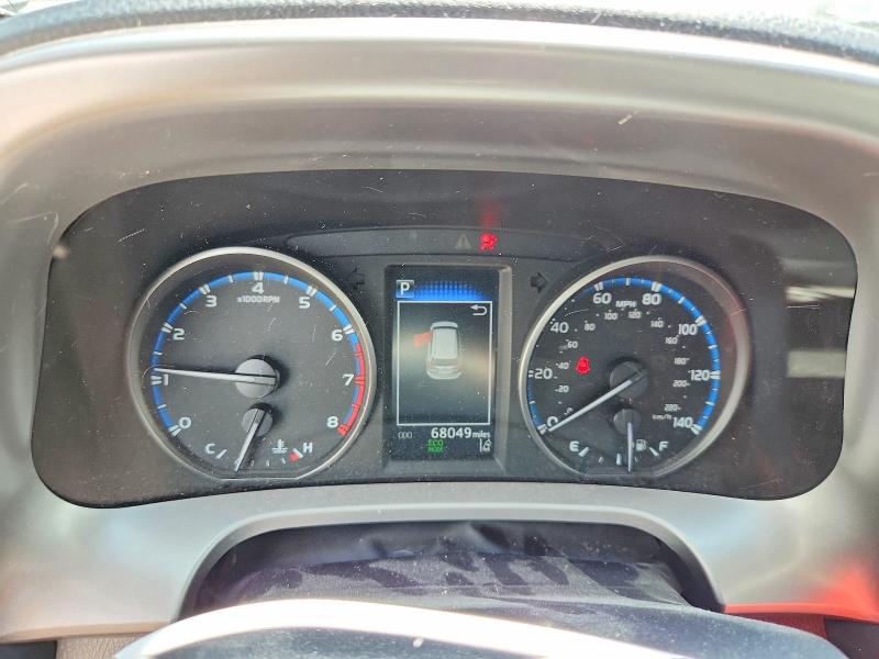 Photo 9 from auction – 2018 TOYOTA RAV4 with VIN JTMBFREVXJD246323