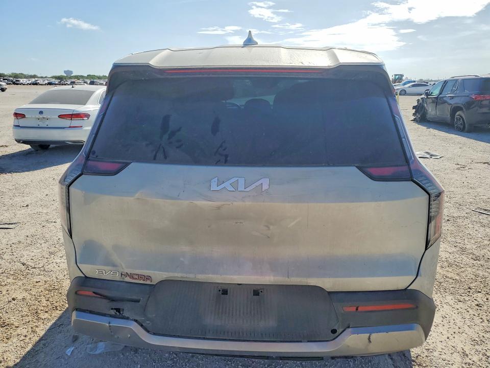 Foto 6 de la subasta – 2024 KIA EV9 con VIN KNDAA5S20R6028131