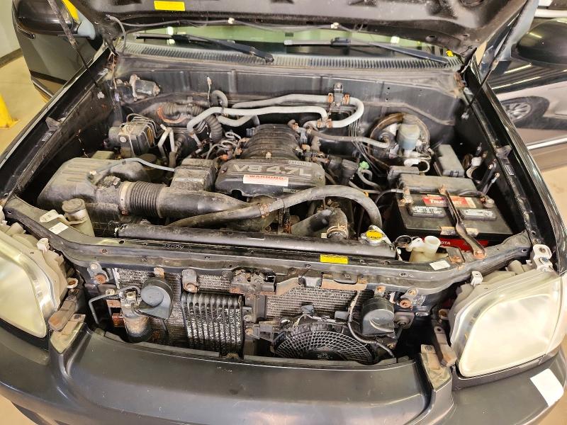 Photo 12 from auction – 2005 TOYOTA SEQUOIA with VIN 5TDBT44A25S251648