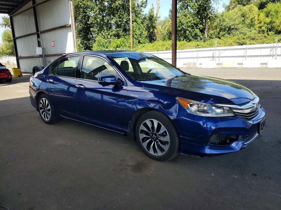 Photo 4 from auction – 2017 HONDA ACCORD with VIN JHMCR6F56HC024126
