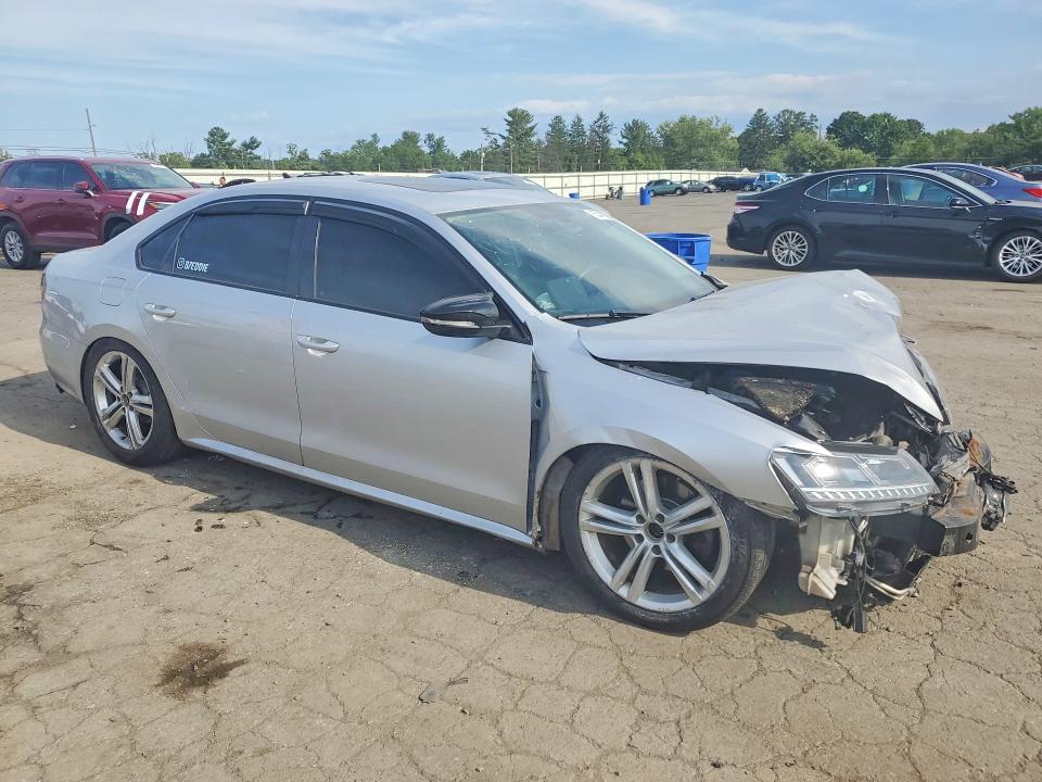 Foto 4 de la subasta – 2012 VOLKSWAGEN PASSAT con VIN 1VWBM7A32CC024248