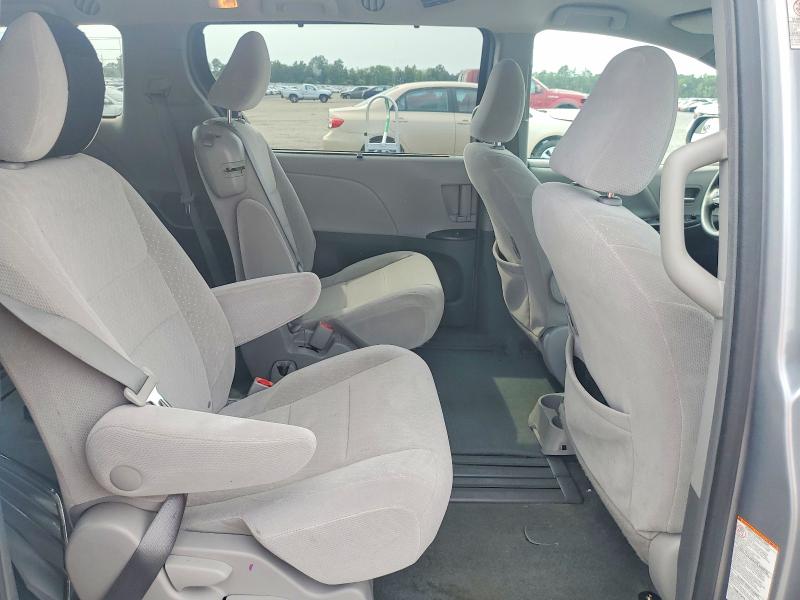 Photo 11 from auction – 2017 TOYOTA SIENNA with VIN 5TDKZ3DC4HS852722
