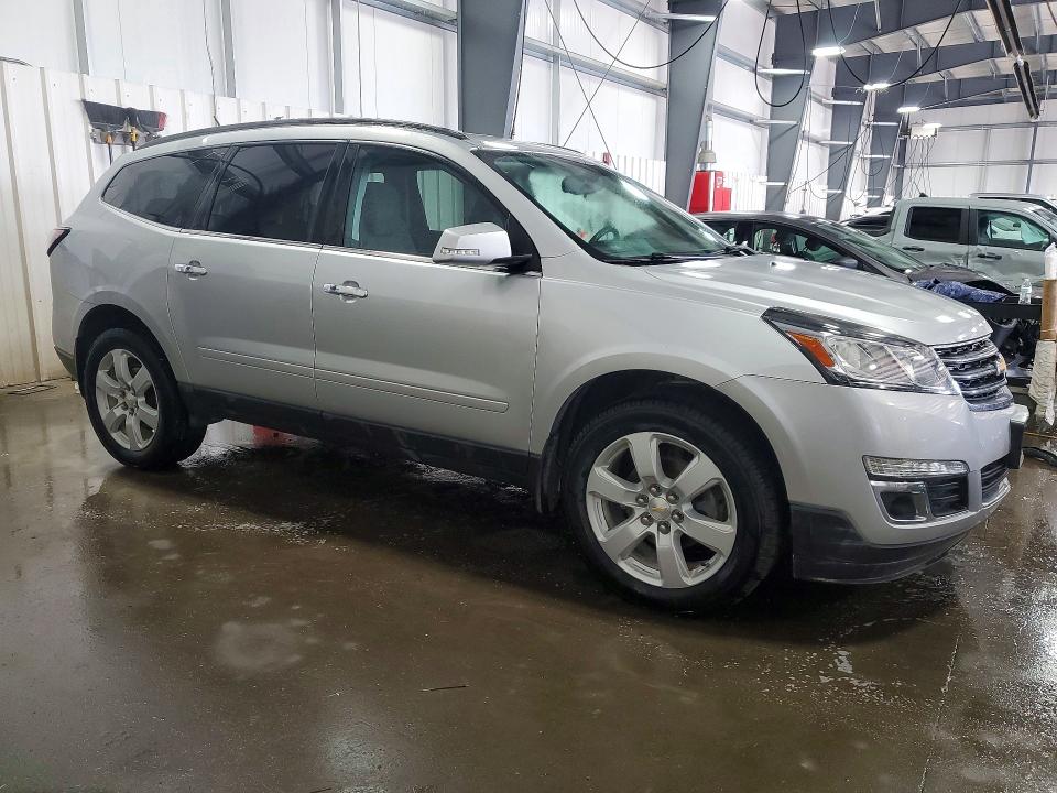 Photo 4 from auction – 2017 CHEVROLET TRAVERSE with VIN 1GNKVGKD0HJ225793