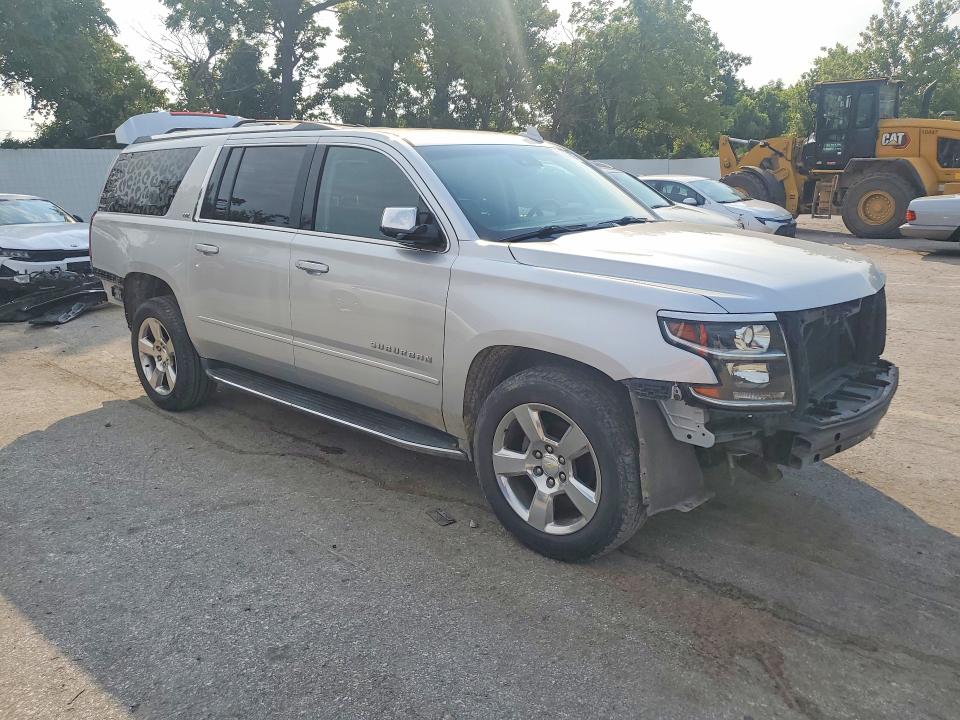 Photo 4 from auction – 2016 CHEVROLET SUBURBAN with VIN 1GNSKJKC8GR447995