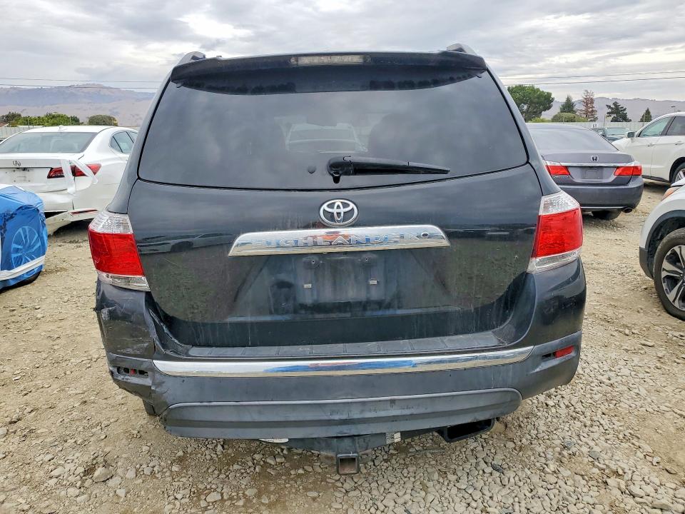 Снимка 6 от търг – 2011 TOYOTA HIGHLANDER с VIN 5TDZK3EH2BS037679