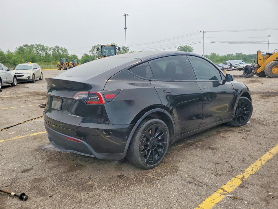 Photo 3 from auction – 2021 TESLA MODEL Y with VIN 5YJYGDEE9MF183979