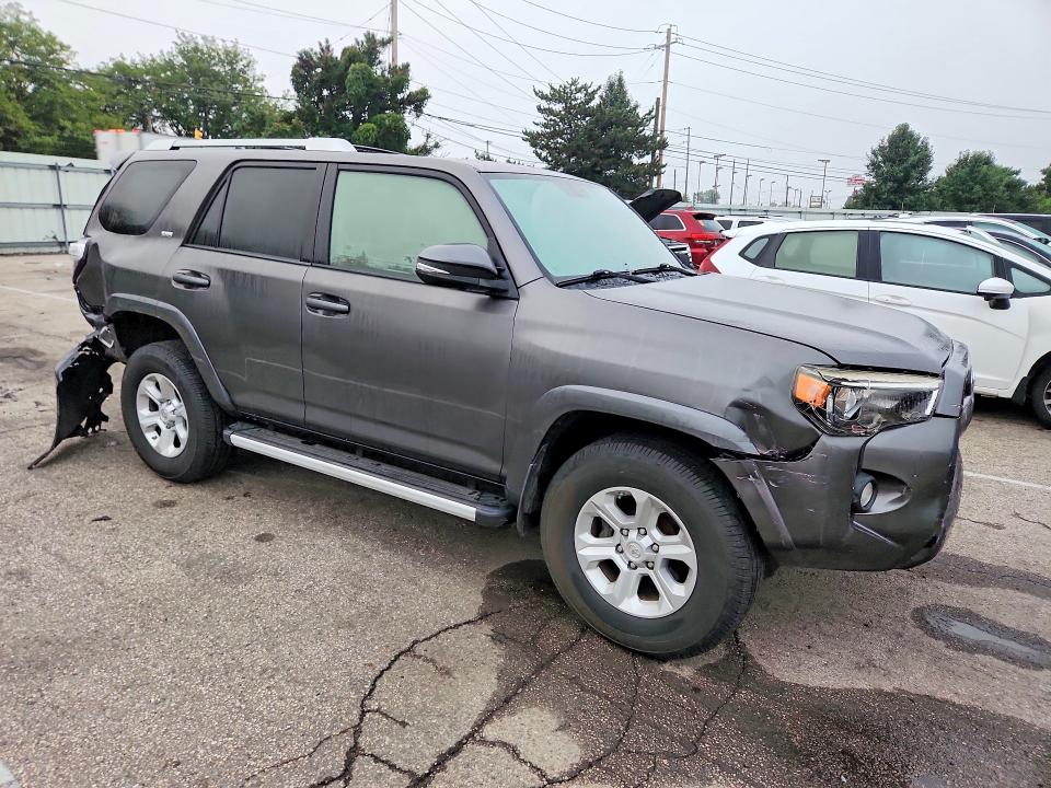 Photo 4 from auction – 2016 TOYOTA 4RUNNER with VIN JTEBU5JR6G5354007