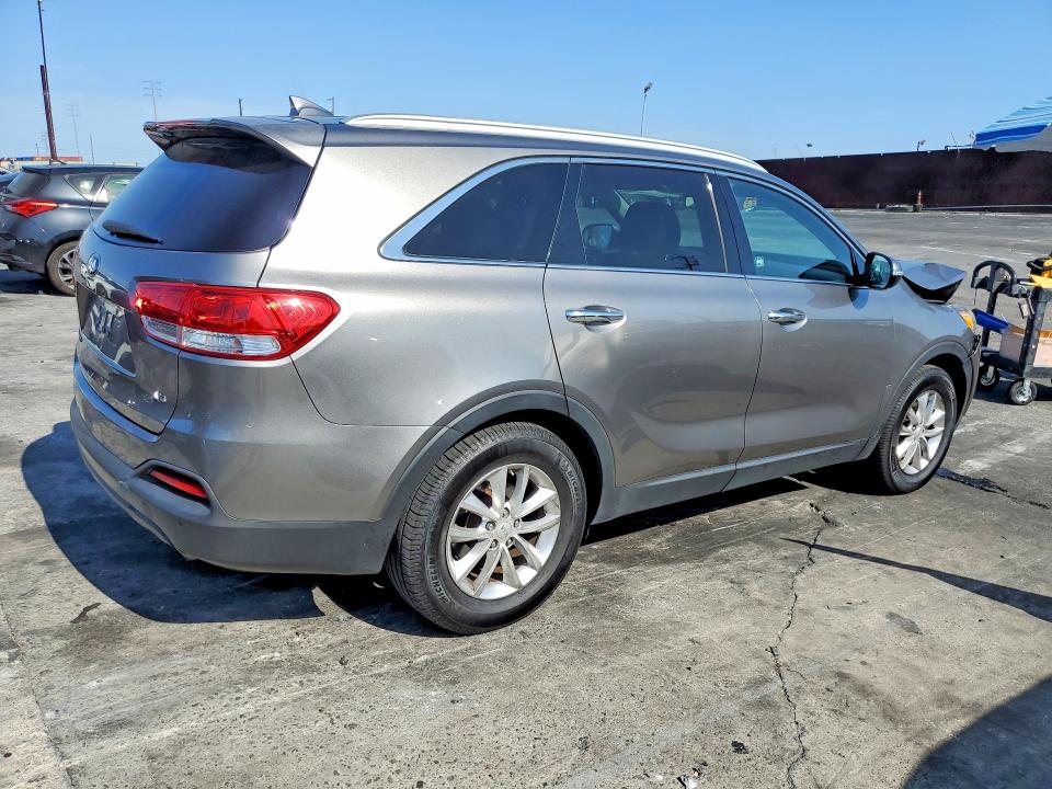 Photo 3 from auction – 2016 KIA SORENTO with VIN 5XYPG4A5XGG072498