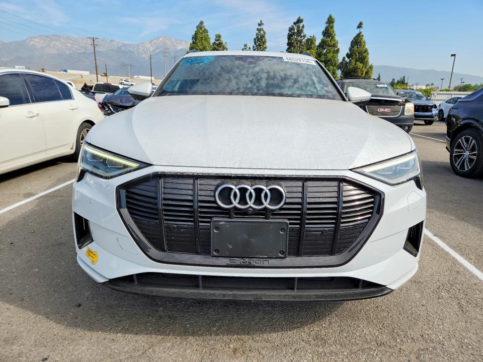 Photo 5 from auction – 2021 AUDI E-TRON with VIN WA1AAAGE5MB032441
