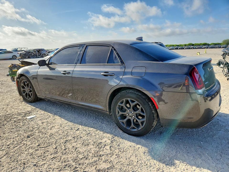 Photo 2 from auction – 2019 CHRYSLER 300 with VIN 2C3CCAGGXKH569793